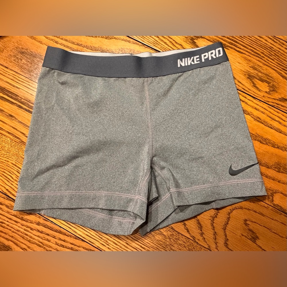 Nike Women's Pro Fit Athletic Compression Shorts sz Medium in Heathered Gray